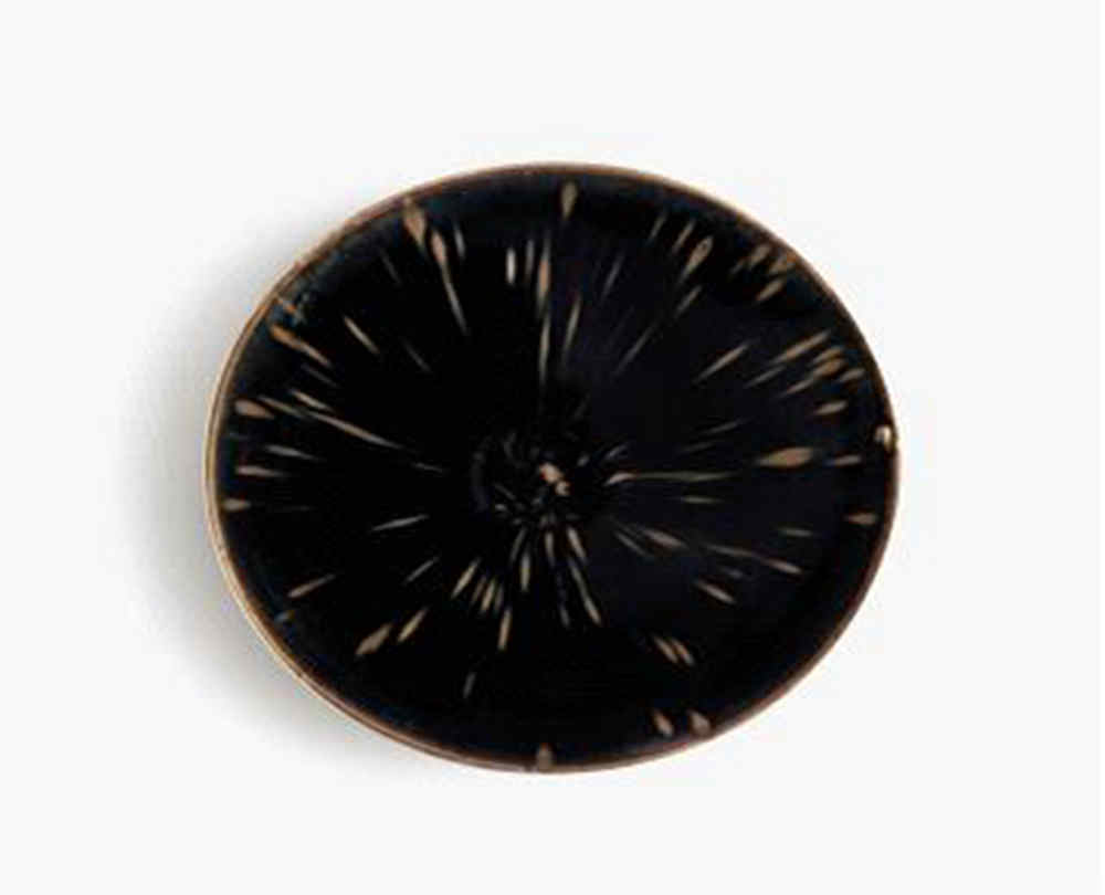 黑釉鹧鸪斑纹斗笠盌，展现在宋代定窑“黑定”的特点.jpg