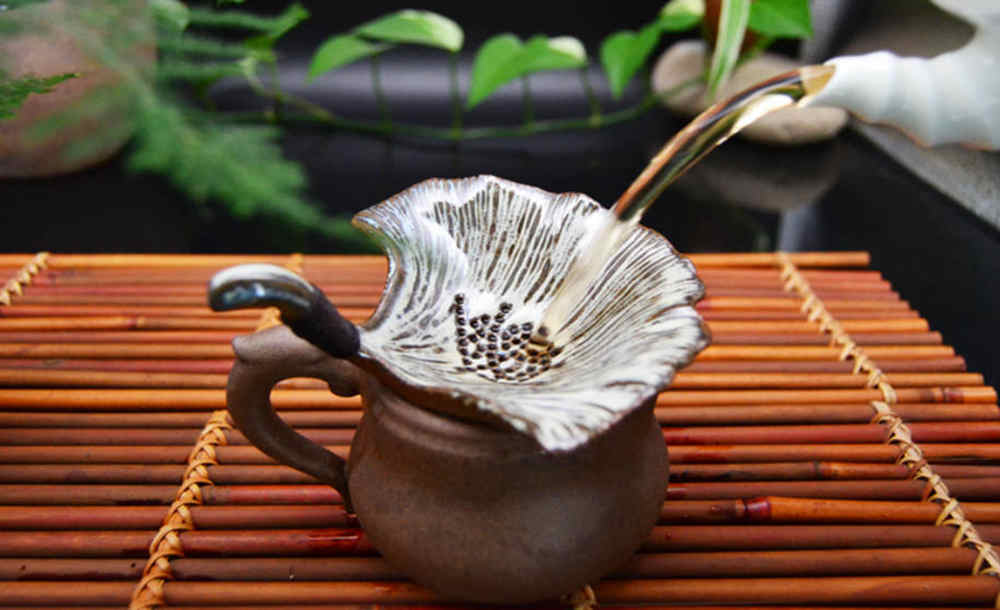 大宋定窑设计的银杏叶茶漏，堪称茶漏界的颜值担当.jpg