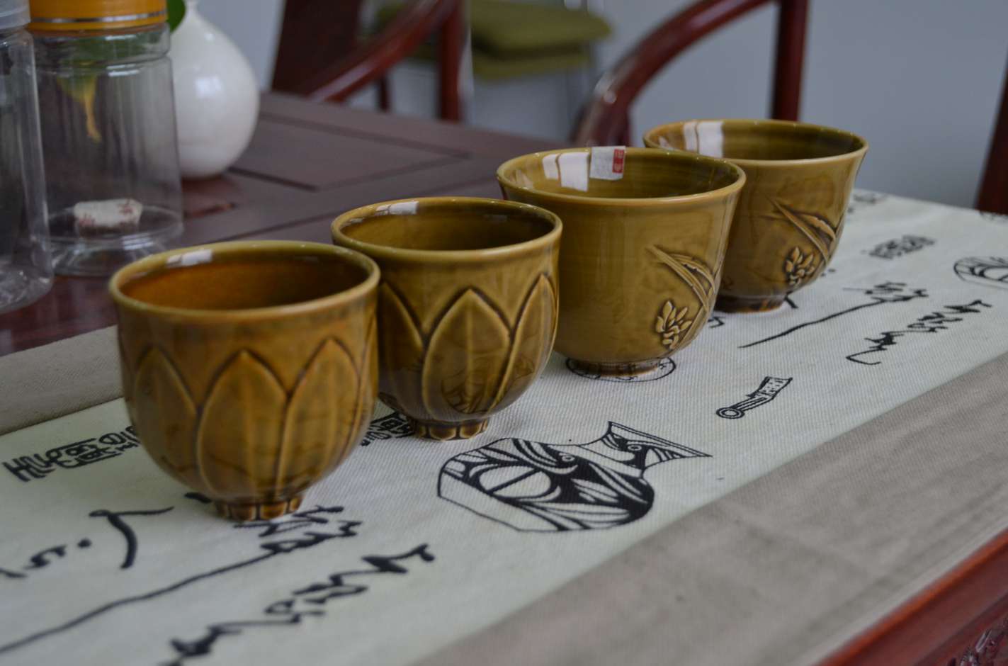 大宋定窑制作的定瓷精品-九瓣莲花杯和兰花杯