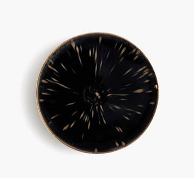北宋定窑黑釉鹧鸪斑纹斗笠盌，曾被拍卖出高价
